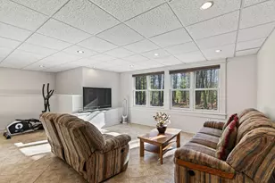 26 Mitchellwood Dr, Falmouth, ME 04105 - Photo 95