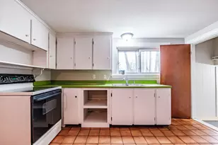 76 Pitt St, South Portland, ME 04106 - Photo 9