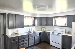 8 Western Ave, East Millinocket, ME 04430 - Photo 9