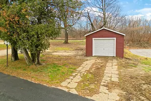 63 Elm St, Mechanic Falls, ME 04256 - Photo 3