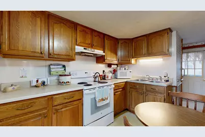 939 Sabattus Street, Lewiston, ME 04240 - Photo 7