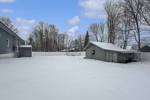 36 N Wiggin St, Greenville, ME 04441 - Photo 7