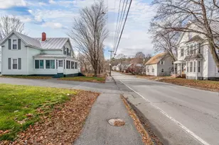 26 Pleasant St, Skowhegan, ME 04976 - Photo 3