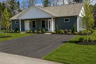 32 Lewis St, Greenville, ME 04441 - Photo 3