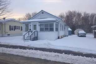 92 Bates St, Millinocket, ME 04462 - Photo 3