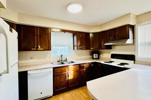 1883 Essex St, Bangor, ME 04401 - Photo 9