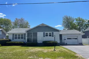 45 Vermont St, Millinocket, ME 04462 - Photo 1