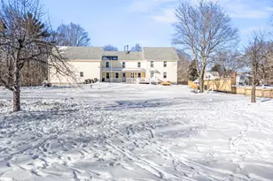 26 Spring St, Mechanic Falls, ME 04256 - Photo 3