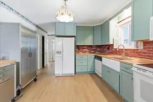 25 Shank St, Lewiston, ME 04240 - Photo 9