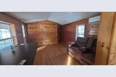 10 E Oxford Road, Oxford, ME 04270 - Photo 9