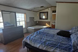 10 E Oxford Rd, Oxford, ME 04270 - Photo 13