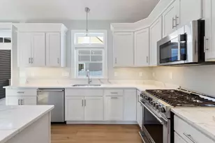 13 Blueberry Ln, Old Orchard Beach, ME 04064 - Photo 11