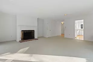 7 Wildwood Dr, Cape Elizabeth, ME 04107 - Photo 17