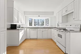 7 Wildwood Dr, Cape Elizabeth, ME 04107 - Photo 7