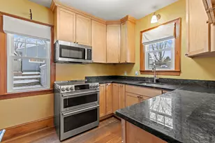 32 Wolcott St, Portland, ME 04102 - Photo 9