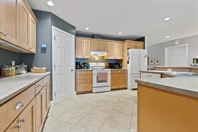 381 Pond Road, Lewiston, ME 04240 - Photo 13