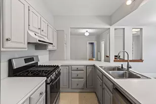 31 Cushman St, Portland, ME 04102 - Photo 13