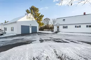 119 Curtis St, Pittsfield, ME 04967 - Photo 3