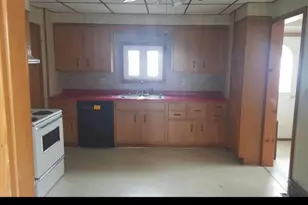 22 Pine St, East Millinocket, ME 04430 - Photo 5