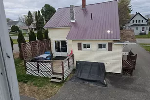 22 Pine St, East Millinocket, ME 04430 - Photo 17
