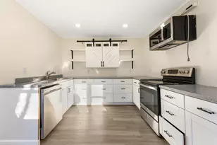 134 - 136 Sawyer St, South Portland, ME 04106 - Photo 17