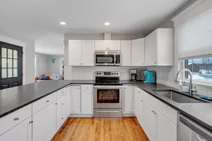 33 Mechanic St, Bethel, ME 04217 - Photo 5