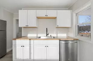 32 Abbott St, Waterville, ME 04901 - Photo 5