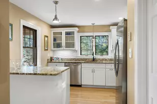 47 Resolution Pl, Cape Elizabeth, ME 04107 - Photo 9