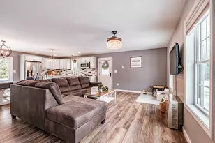 13 Silver Wy, Oxford, ME 04270 - Photo 3