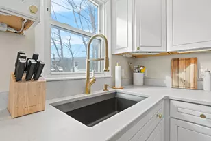 17 Spring St, South Portland, ME 04106 - Photo 9