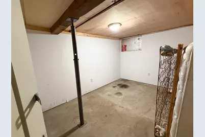 10 Lindsay Street, Lincoln, ME 04457 - Photo 11