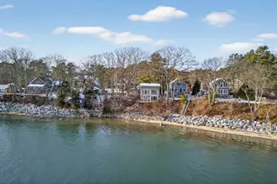 58 Maquoit Dr, Freeport, ME 04032 - Photo 1