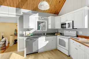 17 Arnold Rd, Freeport, ME 04032 - Photo 9