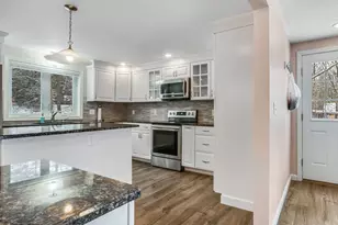 59 Crescent Dr, Waterboro, ME 04061 - Photo 9