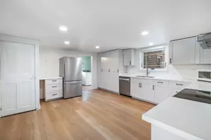 925 Main Rd, Holden, ME 04429 - Photo 7