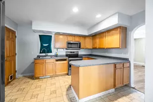 211 Maple St, Bangor, ME 04401 - Photo 13