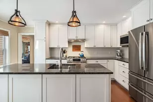 22 Gateway Commons Dr, Gorham, ME 04038 - Photo 3