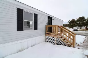 18 Purington Ave, Mechanic Falls, ME 04256 - Photo 3