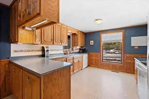 142 Ichabod Ln, Hampden, ME 04444 - Photo 11