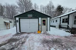 46 Cedar St, Millinocket, ME 04462 - Photo 3