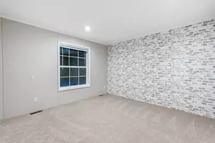 10 Short St, Winthrop, ME 04364 - Photo 15