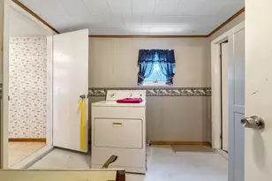 35 Jordan St, Presque Isle, ME 04769 - Photo 11