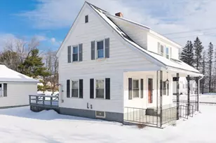 22 Jewett St, Skowhegan, ME 04976 - Photo 3