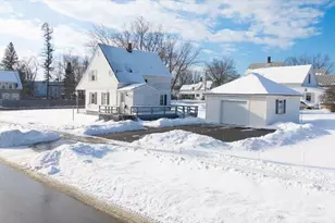 22 Jewett St, Skowhegan, ME 04976 - Photo 3