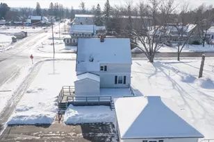 22 Jewett St, Skowhegan, ME 04976 - Photo 3