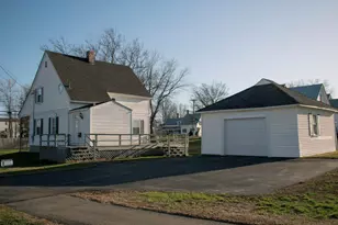 22 Jewett St, Skowhegan, ME 04976 - Photo 3
