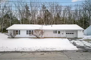 234 Congress Cir, Topsham, ME 04086 - Photo 1