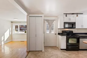 737 Commercial St, Rockport, ME 04856 - Photo 9