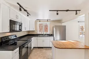 737 Commercial St, Rockport, ME 04856 - Photo 7