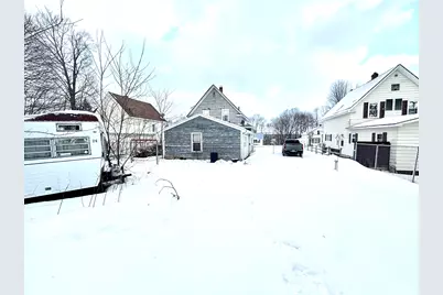 34 Lincoln Street, Millinocket, ME 04462 - Photo 5